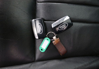 Подержанный автомобиль Land Rover Discovery Sport 2018 года (19 фото)