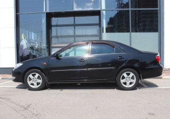 Подержанный автомобиль Toyota Camry Sedan 2005 года (2 фото)