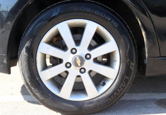 Подержанный автомобиль Chevrolet Epica 2012 года (17 фото)
