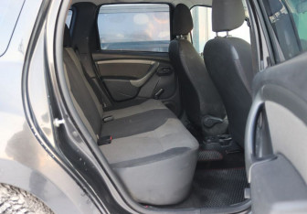 Подержанный автомобиль Renault Duster 2016 года (11 фото)