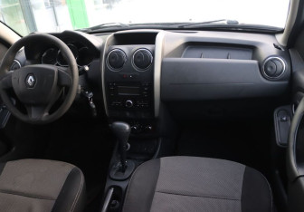 Подержанный автомобиль Renault Duster 2016 года (13 фото)