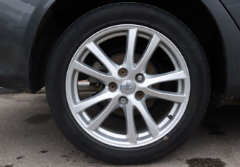 Подержанный автомобиль Toyota Corolla Sedan 2008 года (9 фото)