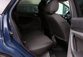 Подержанный автомобиль Ford Focus Hatchback 2011 года (10 фото)