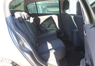 Подержанный автомобиль Renault Megane Sedan 2008 года (11 фото)