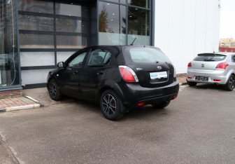 Подержанный автомобиль Kia Rio Hatchback 2010 года (3 фото)