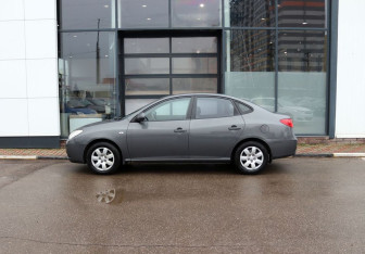 Подержанный автомобиль Hyundai Elantra Sedan 2008 года (2 фото)