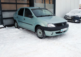 Подержанный автомобиль Renault Logan Sedan 2005 года (7 фото)