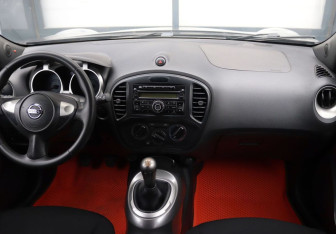 Подержанный автомобиль Nissan Juke 2014 года (15 фото)