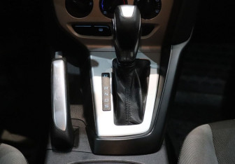 Подержанный автомобиль Ford Focus Hatchback 2012 года (18 фото)