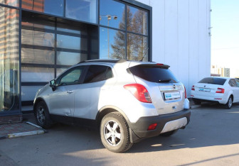 Подержанный автомобиль Opel Mokka 2013 года (3 фото)