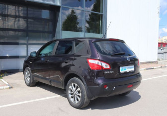Подержанный автомобиль Nissan Qashqai 2013 года (3 фото)