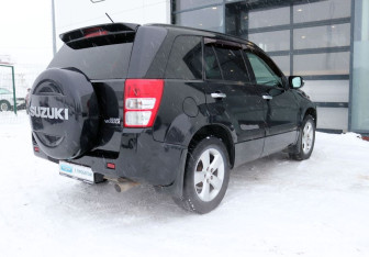 Подержанный автомобиль Suzuki Grand Vitara 2010 года (5 фото)
