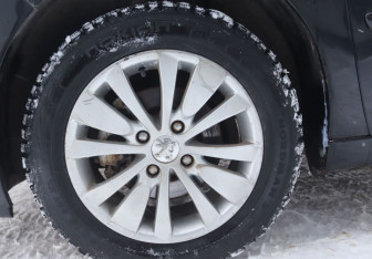 Подержанный автомобиль Peugeot 207 Hatchback 2011 года (8 фото)