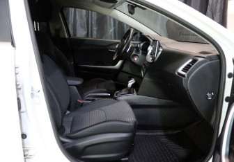 Подержанный автомобиль Kia Ceed Wagon 2022 года (13 фото)