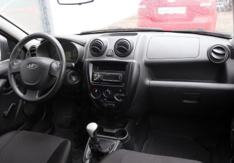 Подержанный автомобиль LADA (ВАЗ) Granta Liftback 2015 года (12 фото)