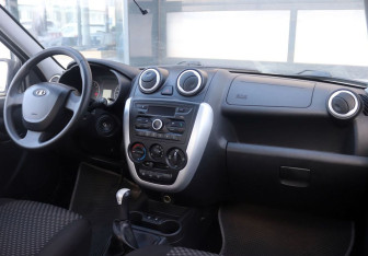 Подержанный автомобиль LADA (ВАЗ) Granta Liftback 2017 года (14 фото)