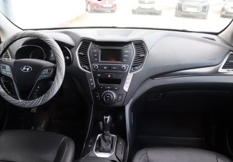 Подержанный автомобиль Hyundai Santa Fe 2017 года (13 фото)