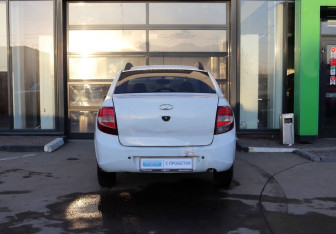 Подержанный автомобиль LADA (ВАЗ) Granta Sedan 2013 года (4 фото)