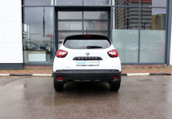 Подержанный автомобиль Renault Kaptur 2018 года (4 фото)