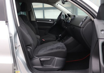 Подержанный автомобиль Volkswagen Tiguan 2013 года (12 фото)