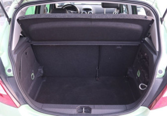 Подержанный автомобиль Opel Corsa 2010 года (15 фото)