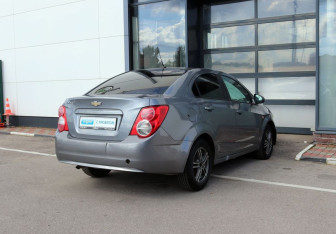 Подержанный автомобиль Chevrolet Aveo Sedan 2013 года (5 фото)