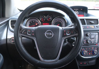 Подержанный автомобиль Opel Mokka 2014 года (13 фото)