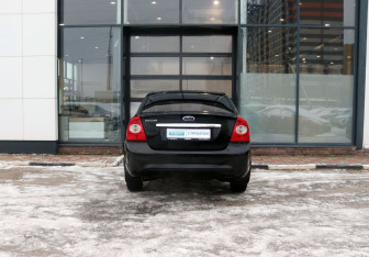 Подержанный автомобиль Ford Focus Sedan 2008 года (4 фото)