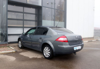 Подержанный автомобиль Renault Megane Sedan 2006 года (3 фото)