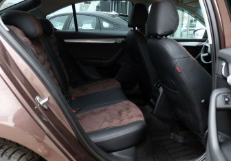 Подержанный автомобиль Skoda Octavia Liftback 2014 года (12 фото)