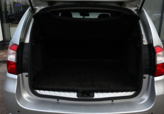 Подержанный автомобиль Nissan Terrano 2017 года (11 фото)