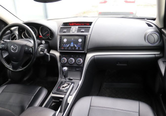 Подержанный автомобиль Mazda 6 Sedan 2010 года (12 фото)