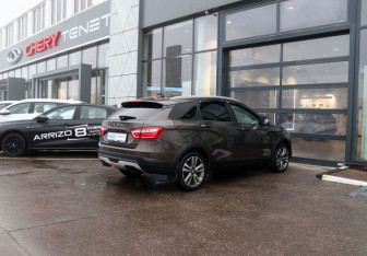 Подержанный автомобиль LADA (ВАЗ) Vesta Wagon 2021 года (5 фото)