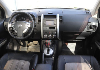 Подержанный автомобиль Nissan X-Trail 2012 года (14 фото)
