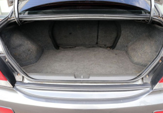 Подержанный автомобиль Mitsubishi Lancer Sedan 2005 года (11 фото)