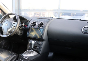 Подержанный автомобиль Nissan Qashqai 2011 года (13 фото)