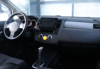 Подержанный автомобиль Nissan Tiida Sedan 2008 года (13 фото)