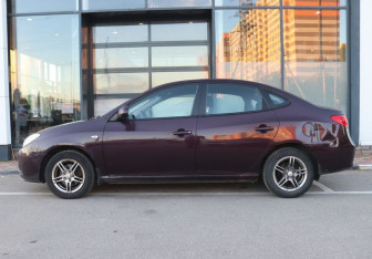 Подержанный автомобиль Hyundai Elantra Sedan 2008 года (2 фото)