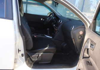 Подержанный автомобиль Nissan Qashqai 2013 года (15 фото)