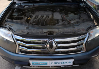Подержанный автомобиль Renault Duster 2014 года (17 фото)