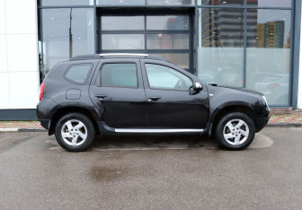 Подержанный автомобиль Renault Duster 2013 года (6 фото)
