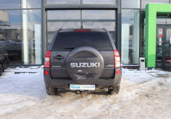 Подержанный автомобиль Suzuki Grand Vitara 2008 года (4 фото)