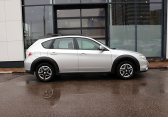 Подержанный автомобиль Subaru Impreza Hatchback 2010 года (6 фото)