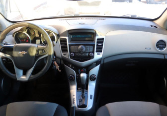 Подержанный автомобиль Chevrolet Cruze Sedan 2010 года (15 фото)