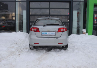 Подержанный автомобиль Chevrolet Lacetti Hatchback 2010 года (4 фото)
