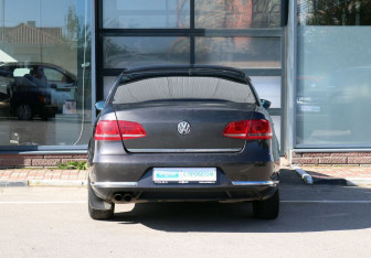Подержанный автомобиль Volkswagen Passat Sedan 2011 года (6 фото)