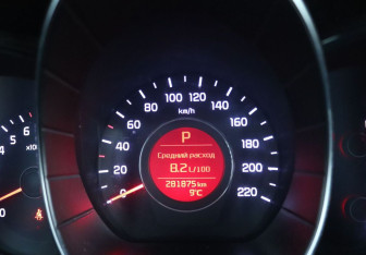 Подержанный автомобиль Kia Rio Sedan 2016 года (13 фото)