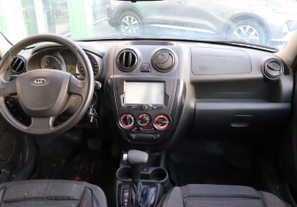 Подержанный автомобиль LADA (ВАЗ) Granta Sedan 2013 года (12 фото)