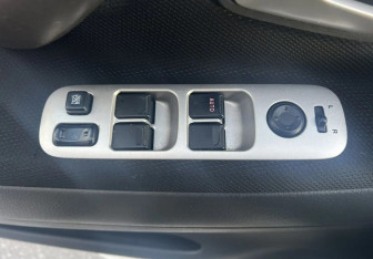 Подержанный автомобиль Suzuki Liana Wagon 2005 года (16 фото)