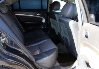 Подержанный автомобиль Chevrolet Epica 2012 года (11 фото)